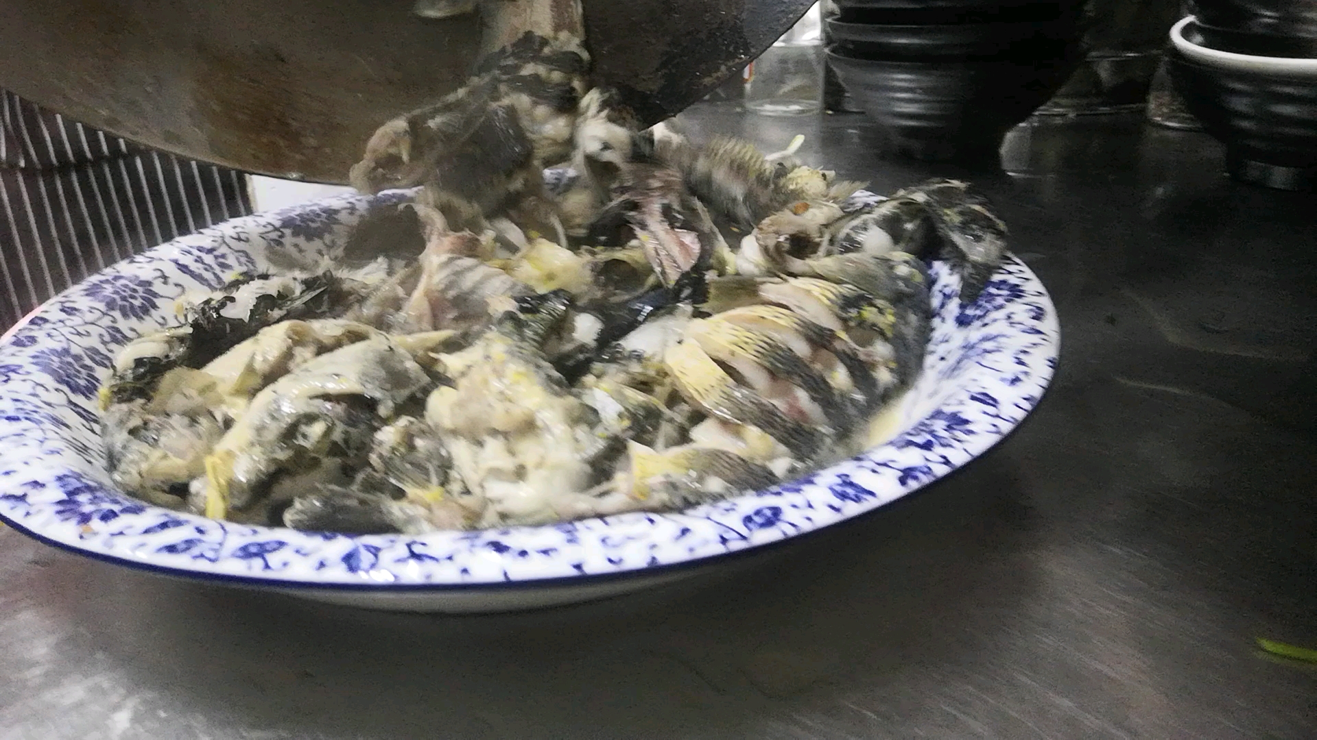 正宗鲜鱼老馆欢迎您来我家做客!