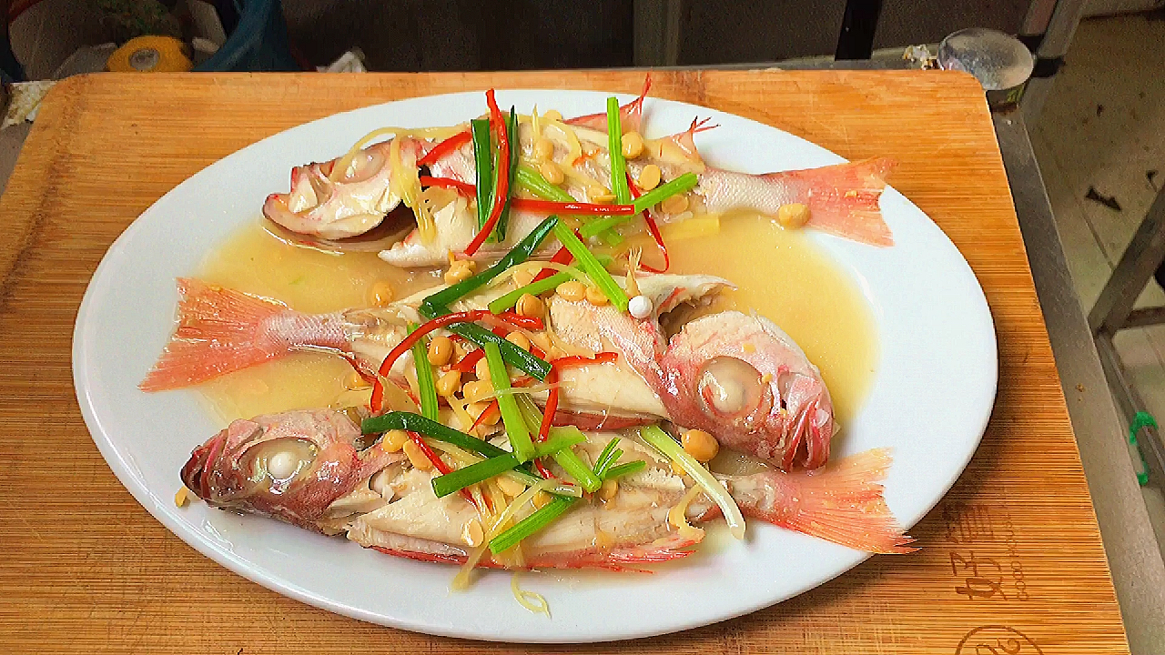 大眼鱼(红目鳞)还是广东潮汕做法好,多出一步,鱼肉鲜嫩入味