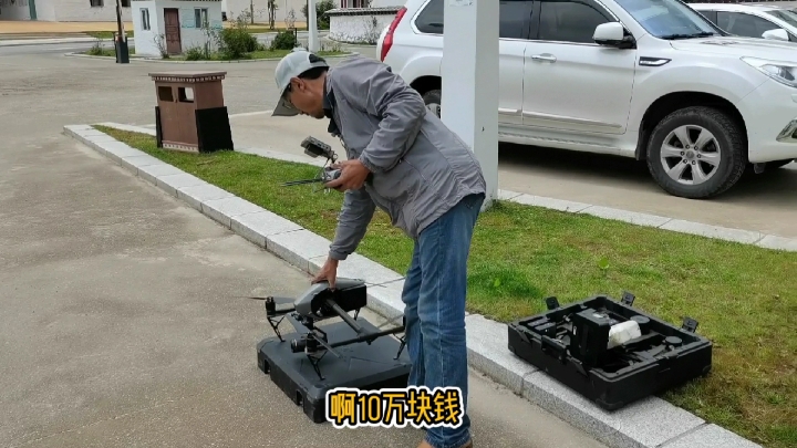 重返西藏,服务区做猪肉罐头烧松茸吃,遇见十万元的无人机。