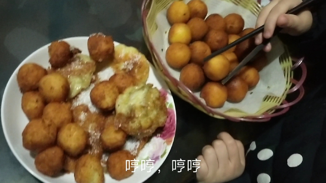 婷胖今天做土豆新吃法,发生了意外变成土豆饼和土豆丸  照样好吃