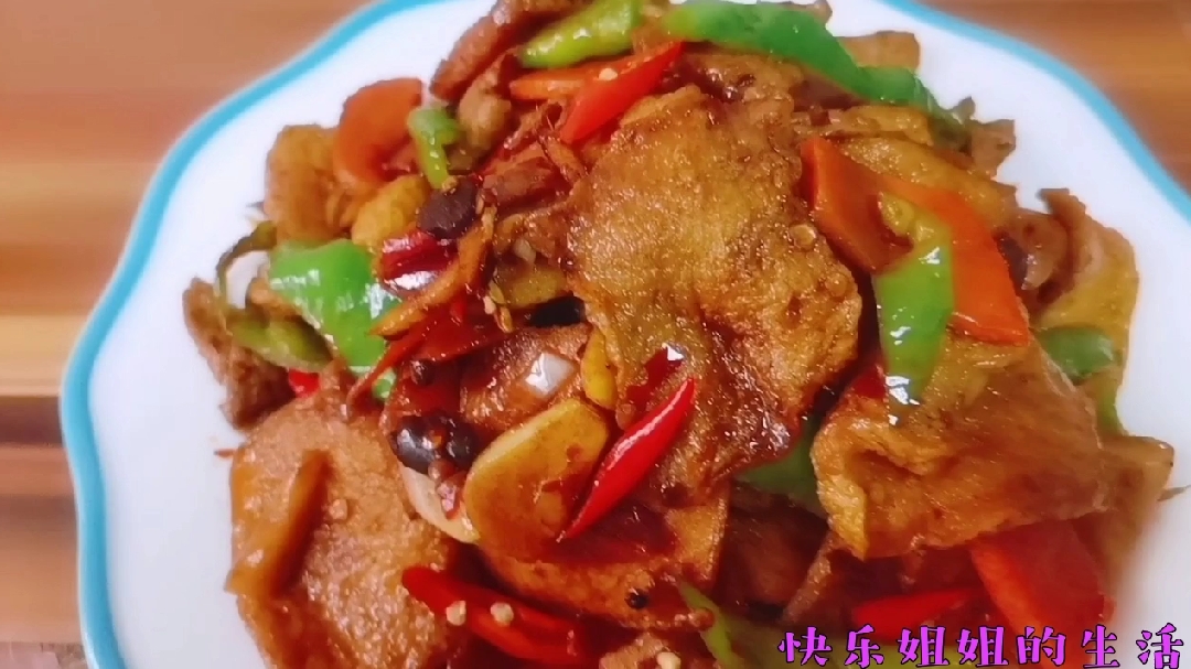 好吃到爆的小炒千叶豆腐,色香味俱全,赶紧来试着做吧。
