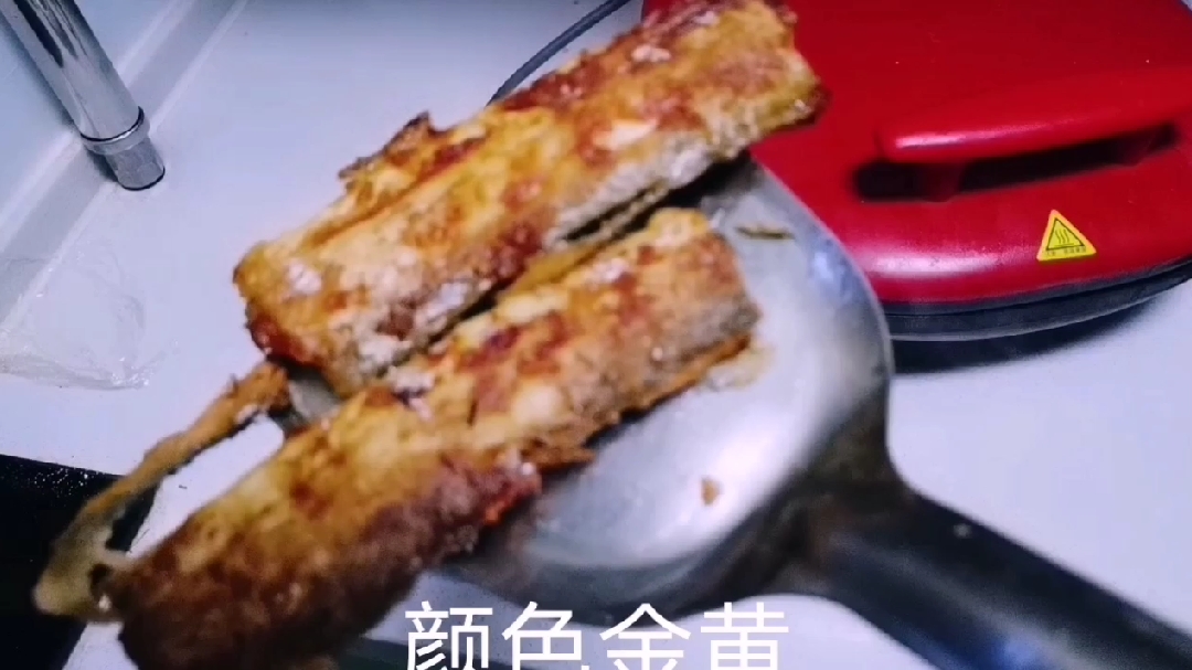 二胎孕妈,阳春三月做酥脆不腻的煎带鱼,卷着春饼好吃极了