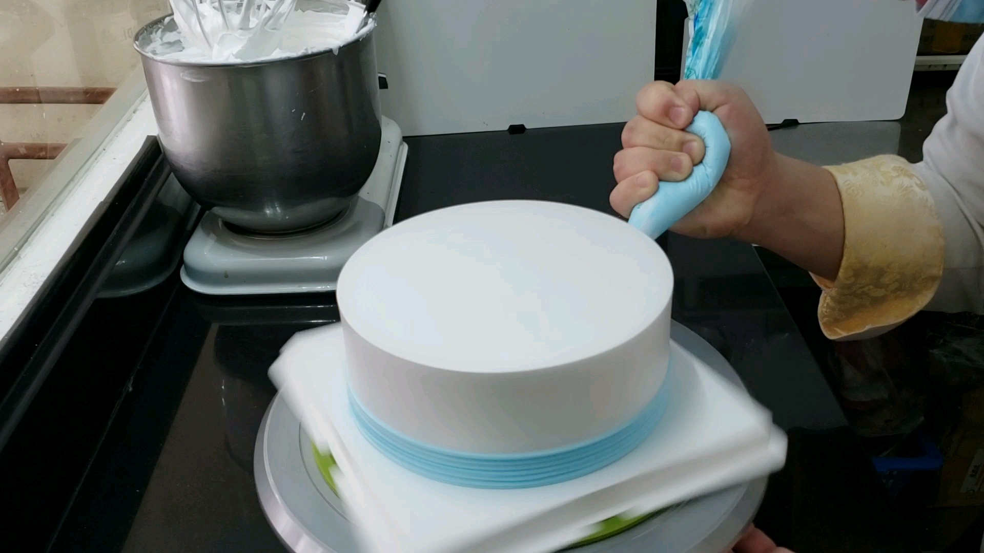 美丽艾莎公主蛋糕制作的全过程。