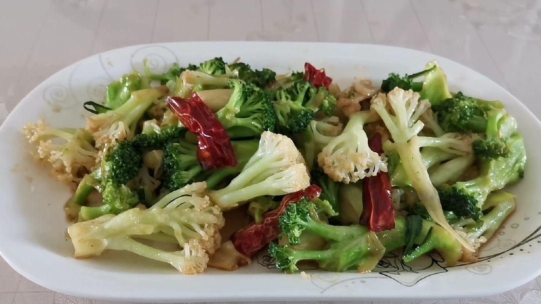 老闫做菜:家常素炒西兰花菜花