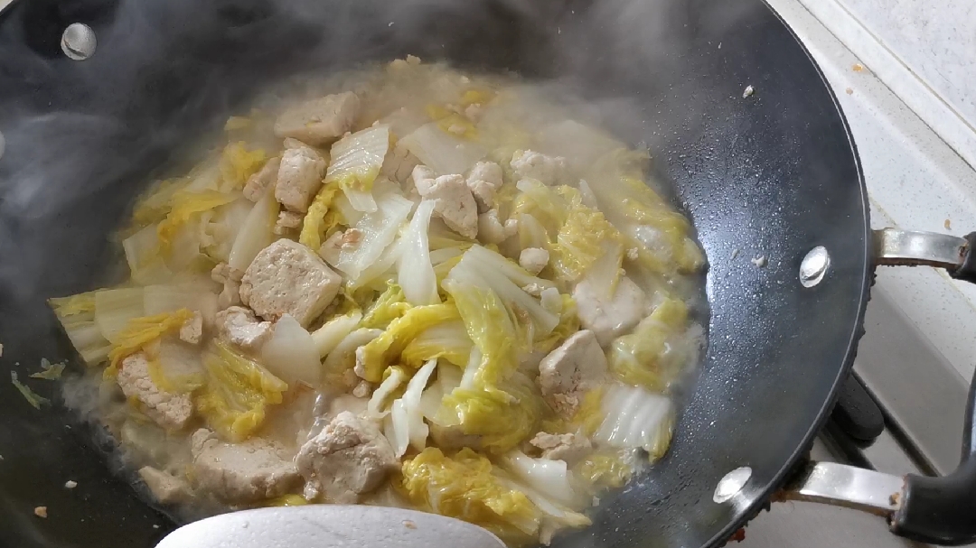 娃娃菜豆腐汤,简单美味有营养,大人小孩都爱吃,快来试试吧～
