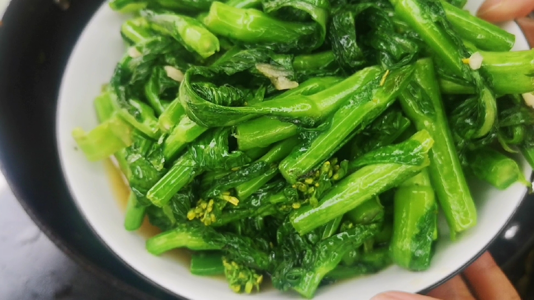 清炒菜苔,多吃蔬菜身体好,健康营养美味!