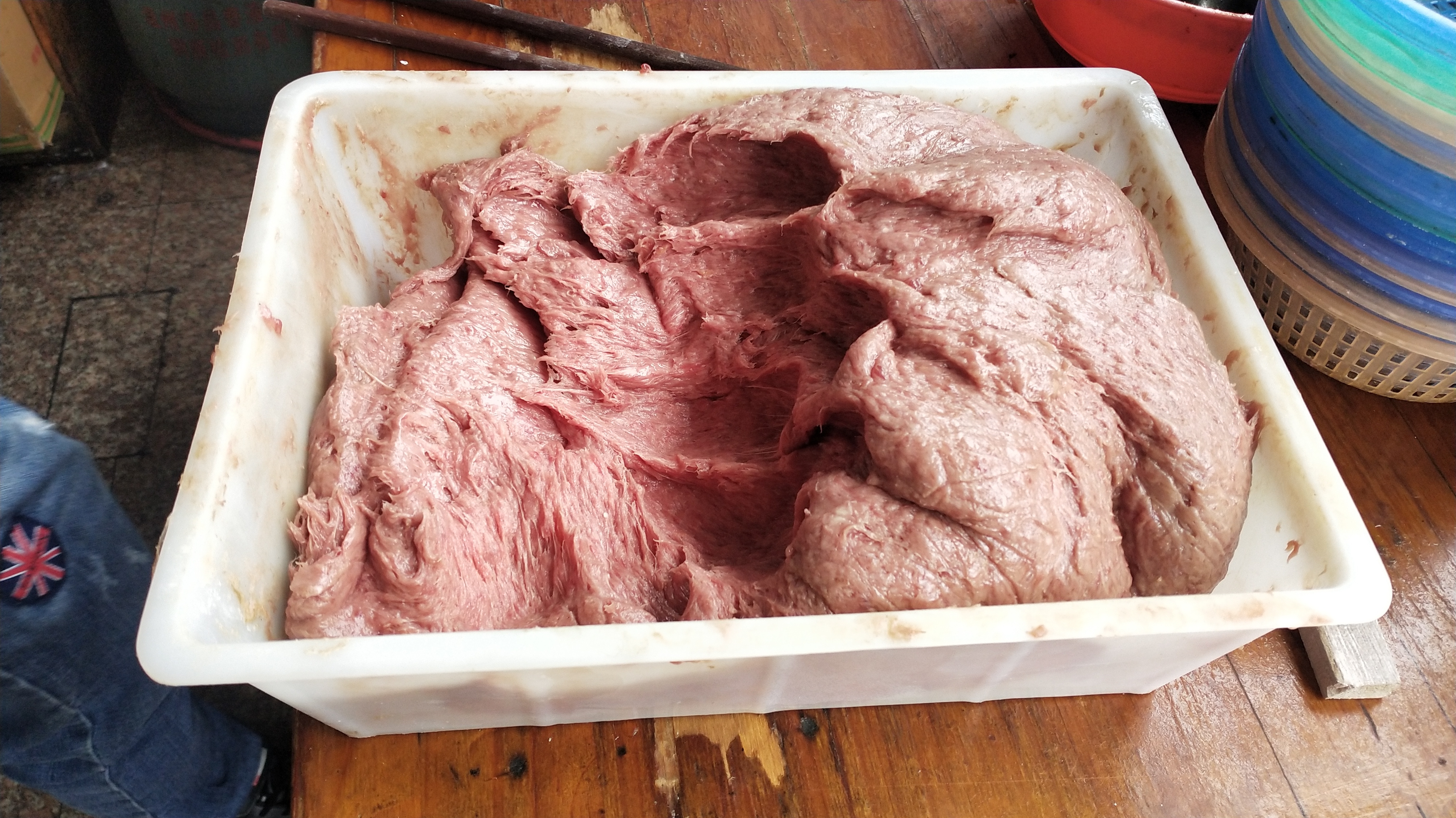 福建夫妇温州卖牛肉羹20年,口感劲道有嚼劲,一天两盆不够卖