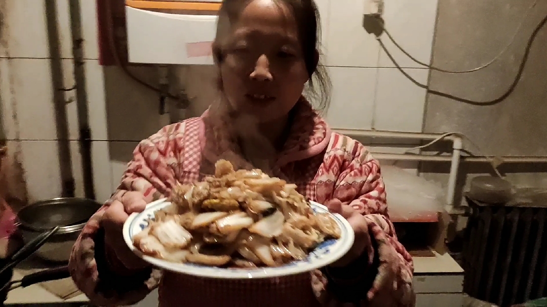 农村媳妇分享家常的醋溜白菜,吃着酸爽过瘾