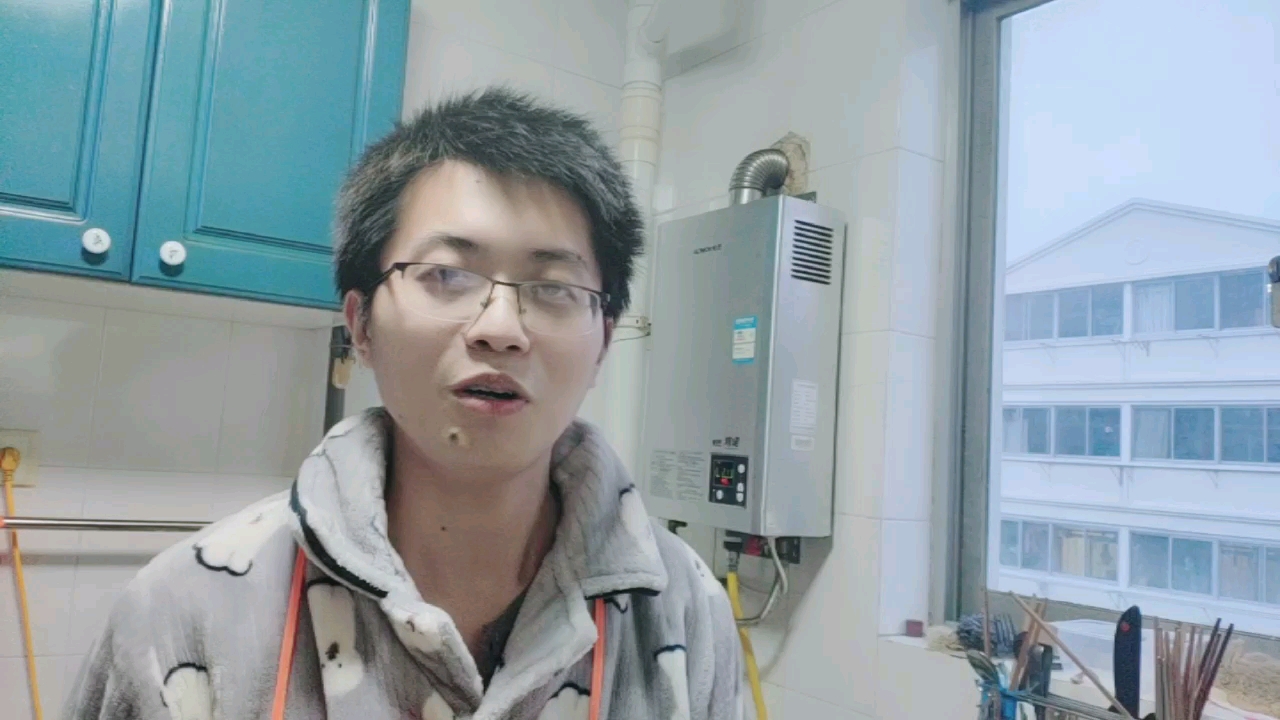 小冯把最好吃的火腿鸡蛋炒饭做法教给大家