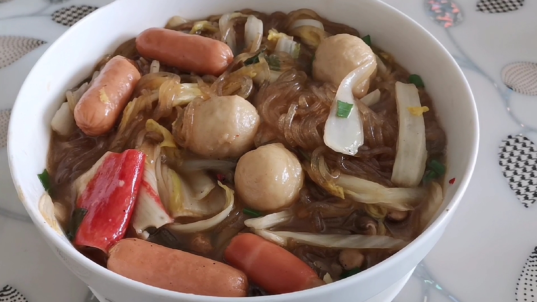 老闫做菜:娃娃菜粉条炖火锅丸子
