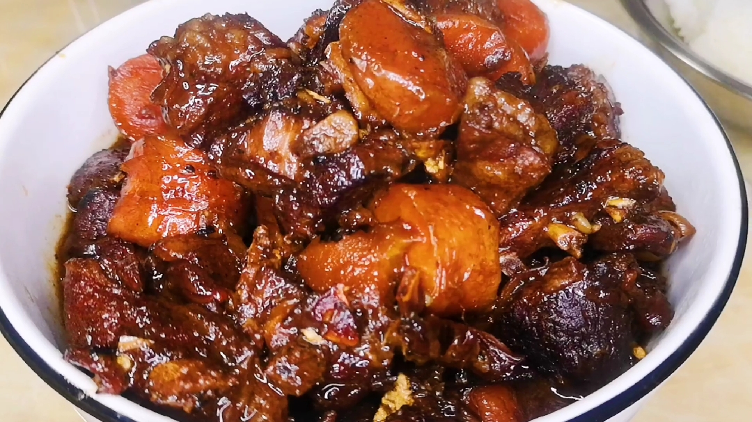 胡萝卜炖羊肉,软烂入味儿,香浓鲜美!滋补养生!