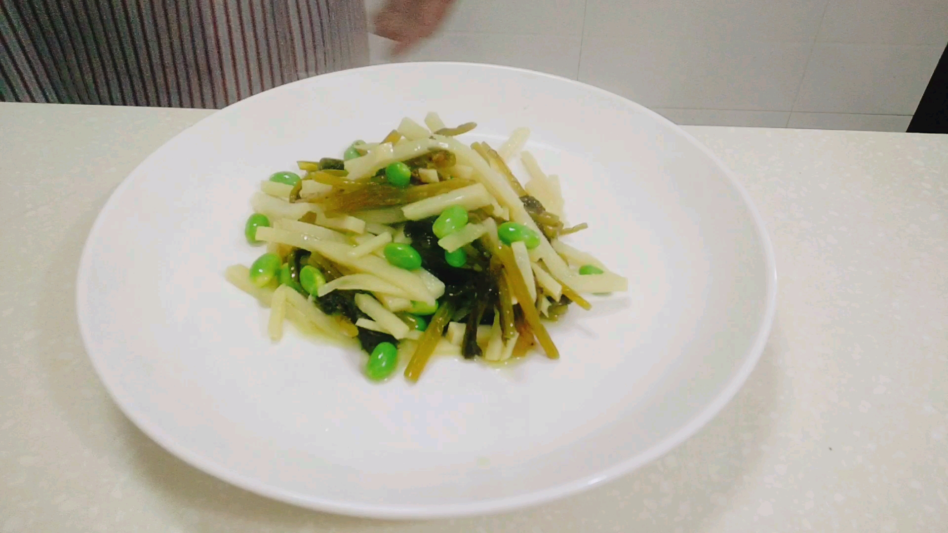 春笋好吃,或油焖或烧肉,雪菜笋丝唯我最爱,下饭拌面爽