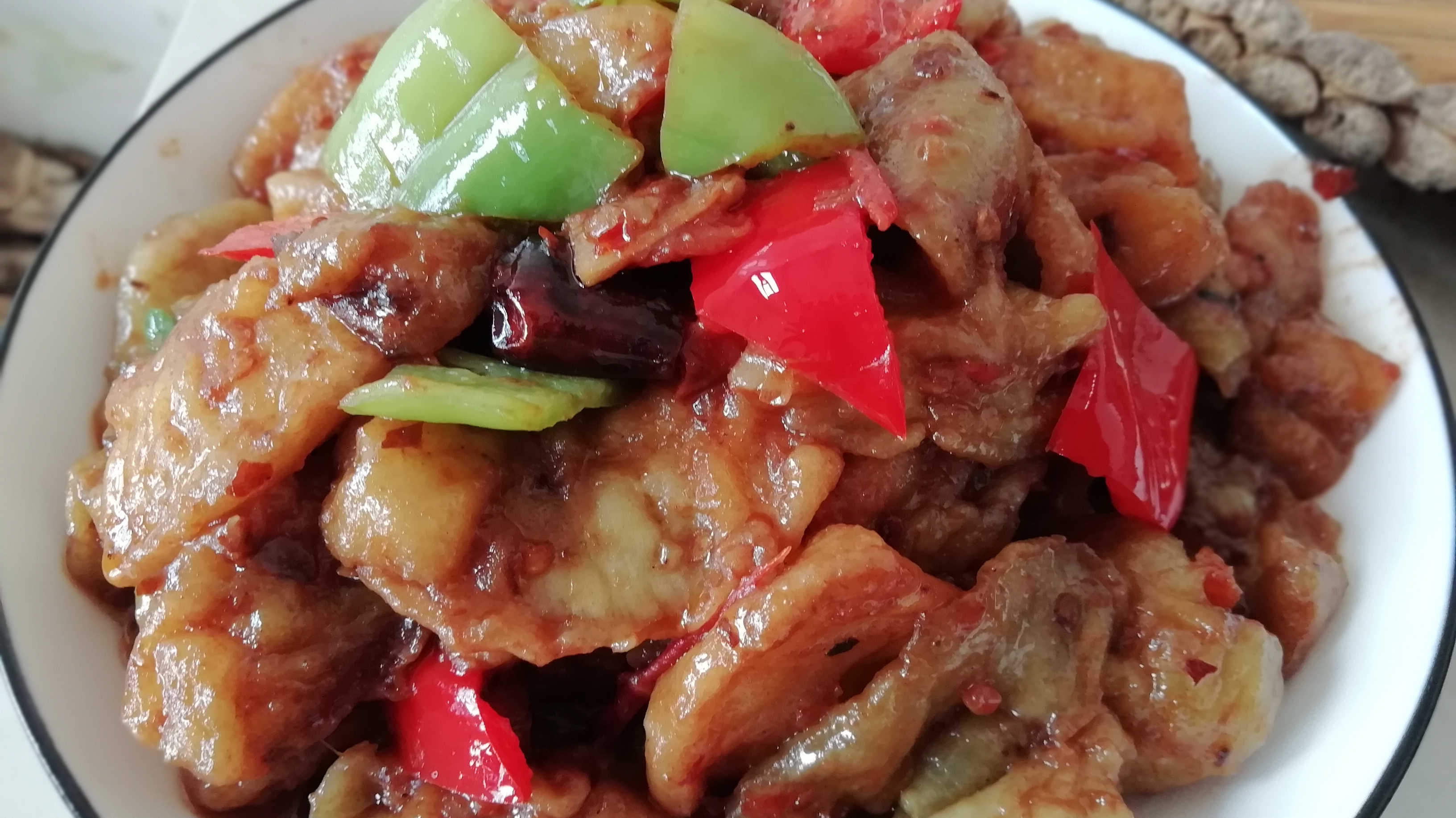 家常红烧茄子最好吃的做法,外酥里嫩不油腻,搭配米饭吃超香了