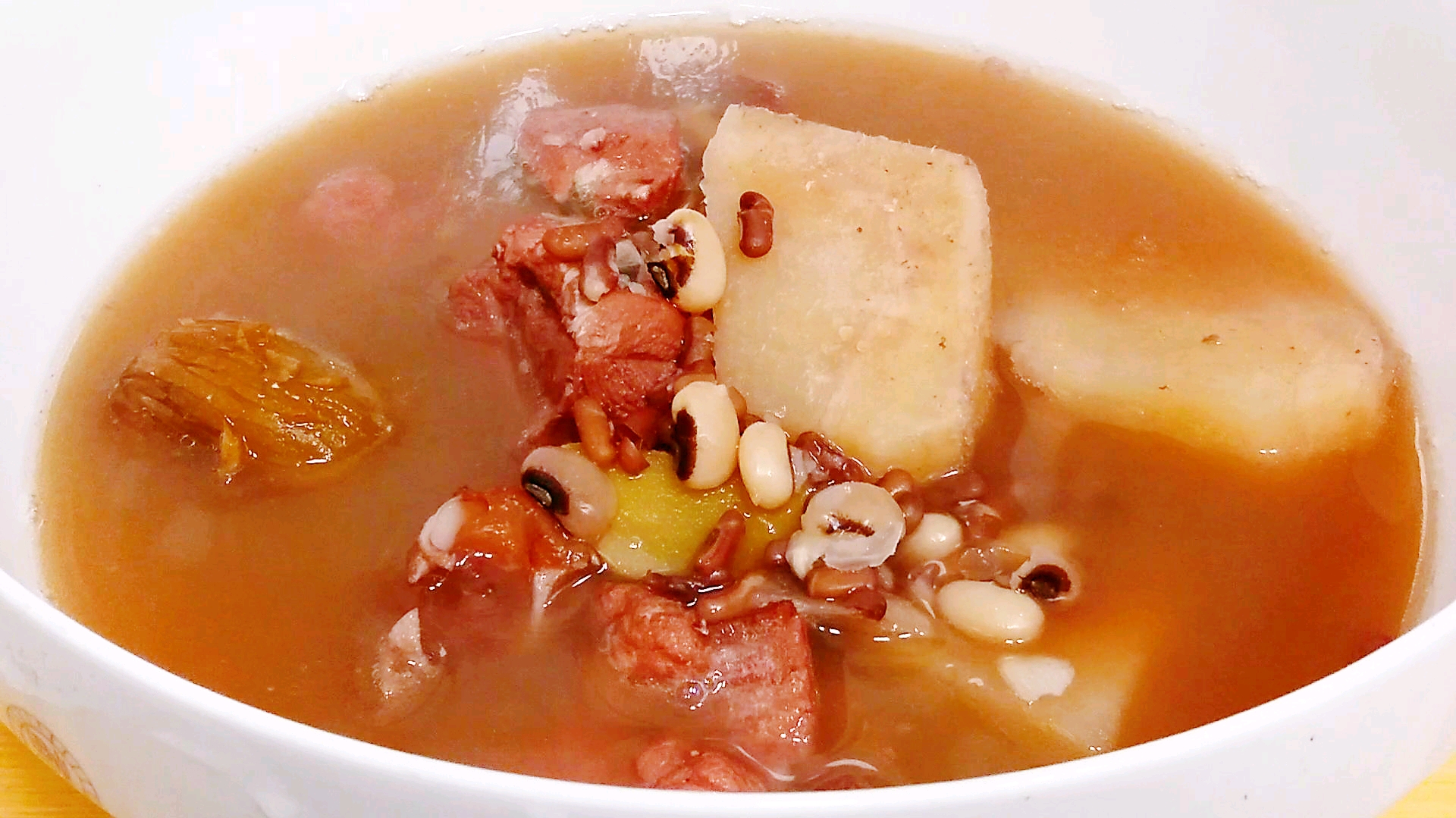 广东人这样子煲粉葛汤,清香清甜,清热又祛湿,做法还很简单