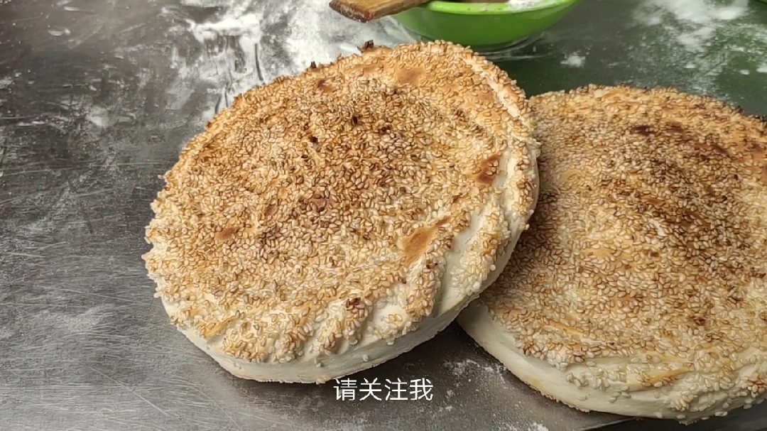 商丘诚心餐饮专业高炉烧饼培训,高炉烧饼视频教程吊炉烧饼视频