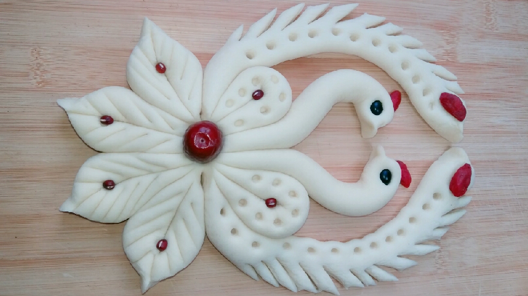 一根面条做凤凰,简单又漂亮,你学会了吗