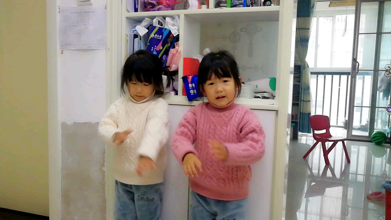 今天来学习小白小白上楼梯