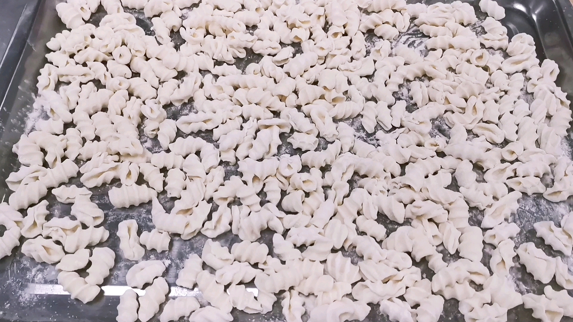 家庭版的猫耳面好看又简单,轻轻松松就能做出来,赶快收藏起来