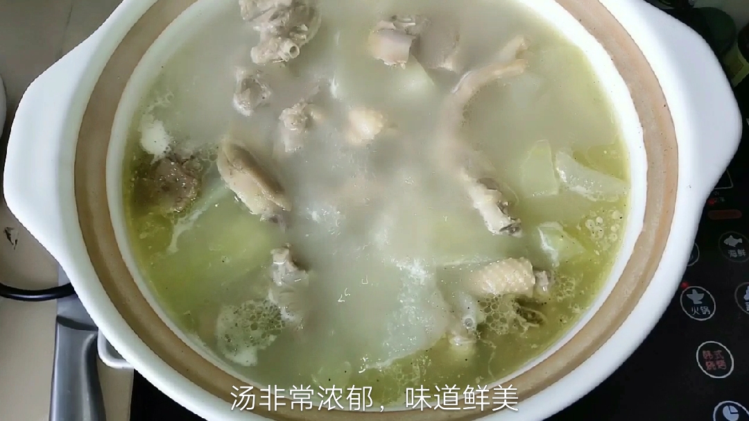 胡子姐煲一锅老鸭冬瓜汤,做好先给老爸送过去,一家人都解馋!