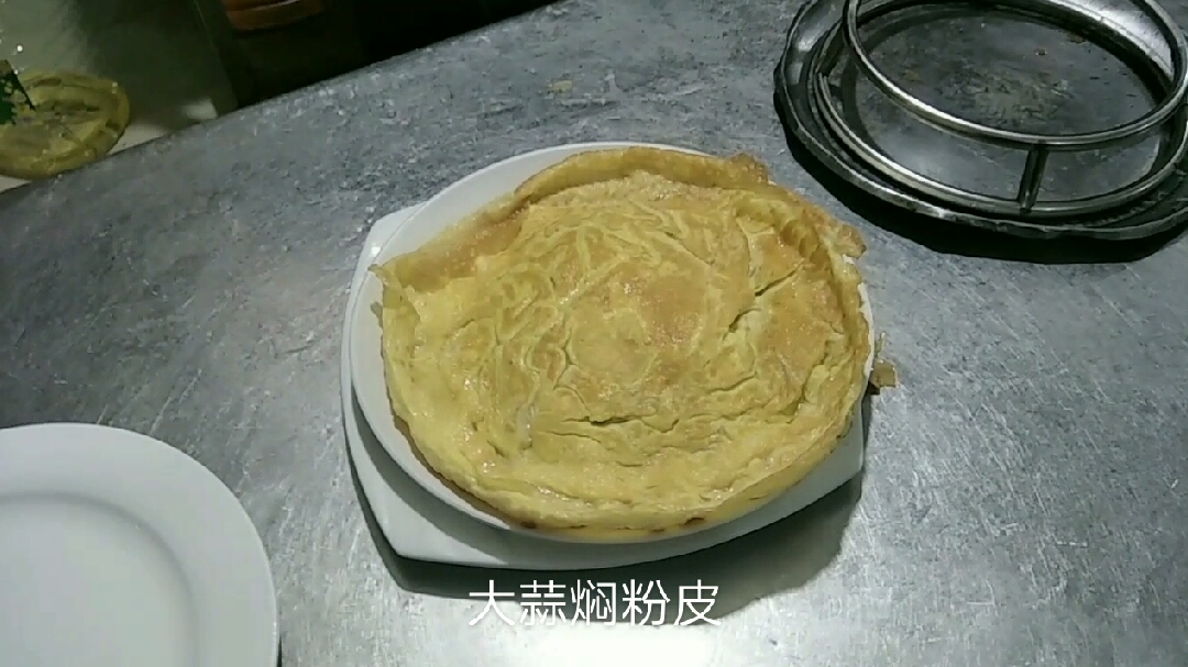 从安阳来了一位师傅试菜,“大蒜焖粉皮”要价八千,老板能相中吗