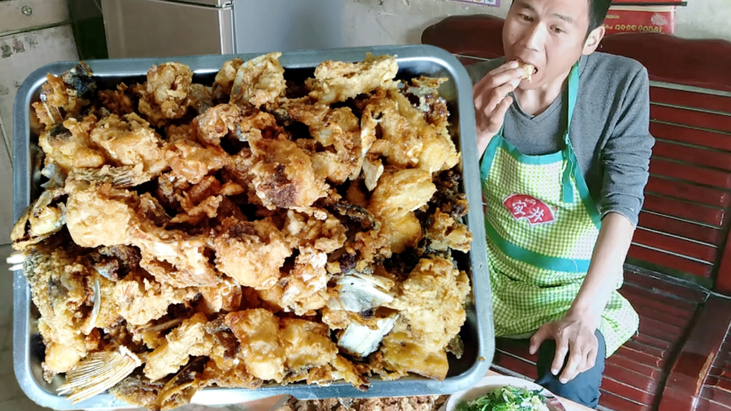 45买了一条6斤鲢鱼做(油炸鱼块),酥脆入味,下酒又下饭。