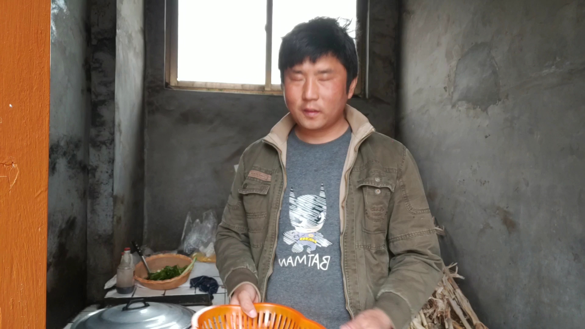 农民朋朋做的拿手菜,儿子说比肉都好吃,就是有点辣