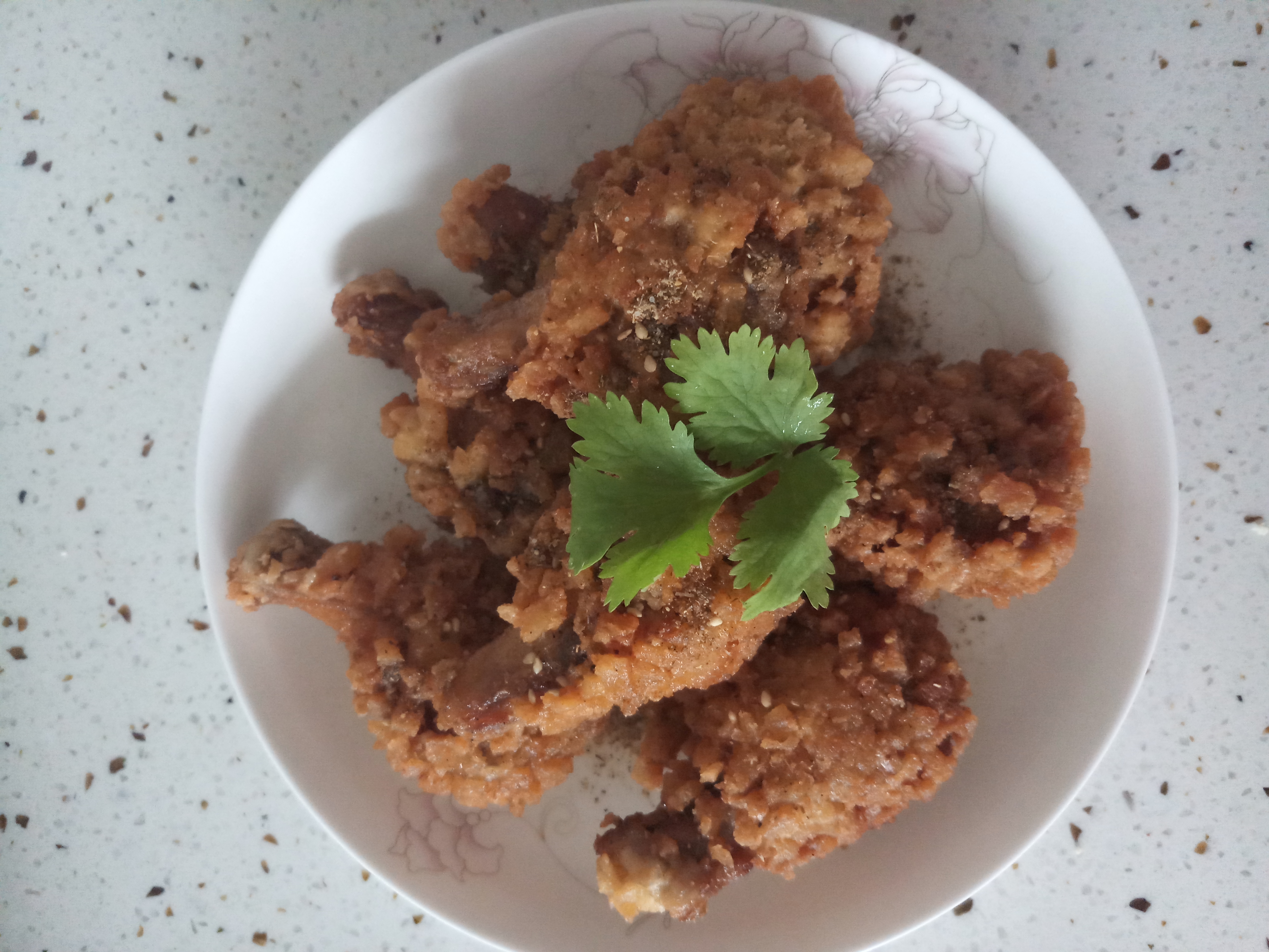 香酥鸡翅根的家常做法,这样做外酥里嫩,做法简单,香脆可口……