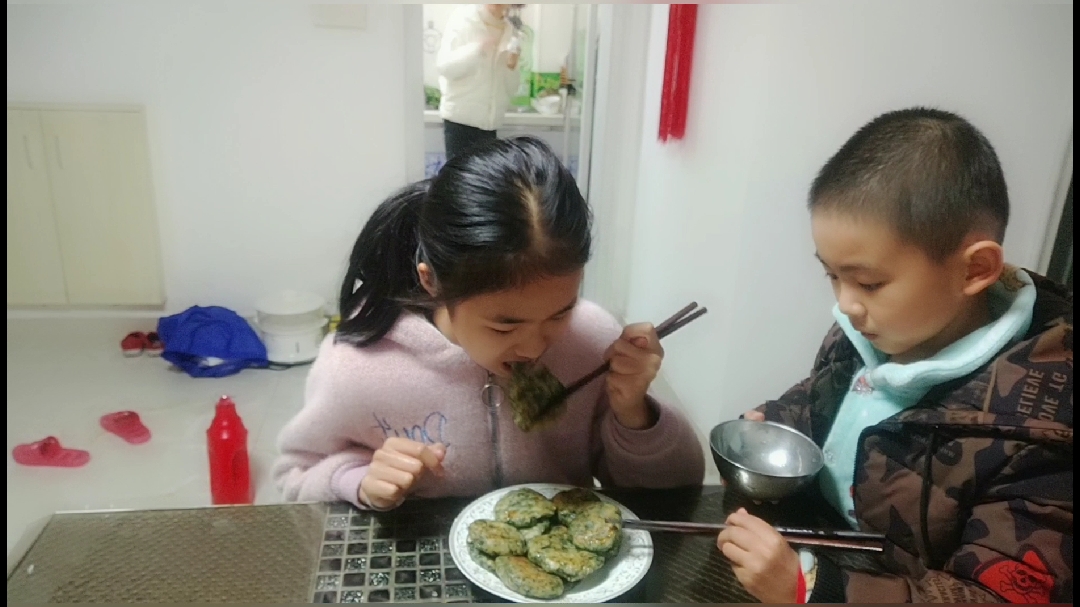湖南的传统美食蒿子粑粑,周周和孩子们都爱吃