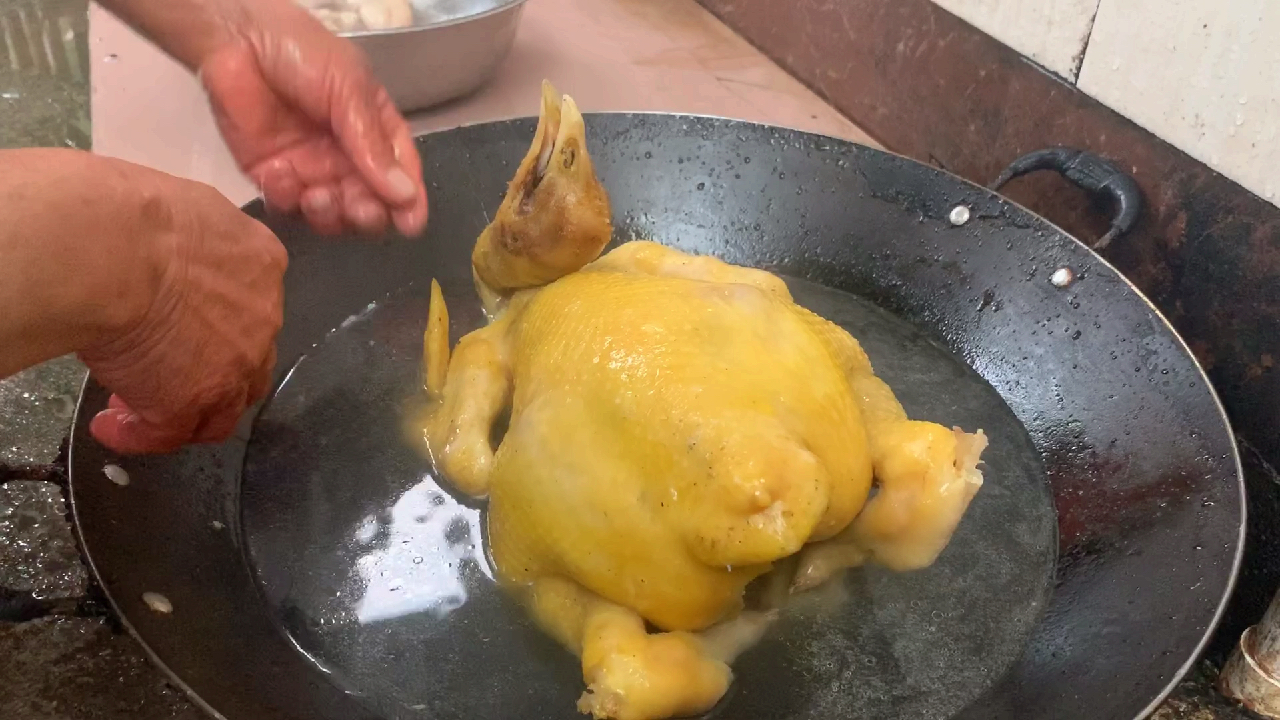 这样大土鸡做白切鸡,吃起来真过瘾