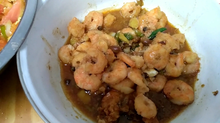 蜗居饮食:酱爆虾仁、凉伴牛肉、西红柿炒鸡蛋,家常菜不喝酒!