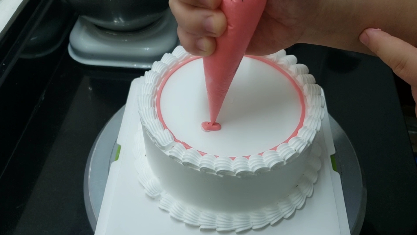 一款超简单的鲜奶蛋糕,写写字就完成了,大家看看喜欢吗?