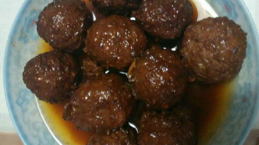 牛肉萝卜香菜丸子,虽然炸除了颜色有点深,但是营养搭配是一流。