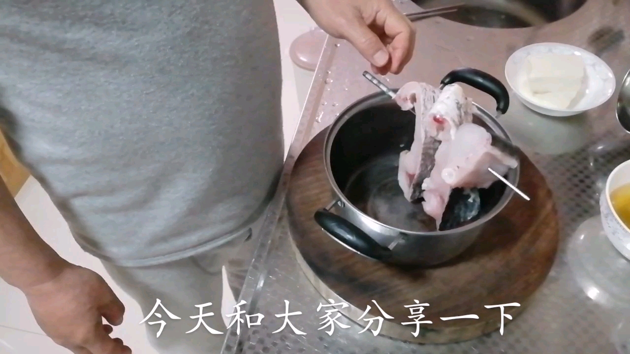 顽佳今天和大家分享一下家常菜糖醋鱼做法简单酸甜可口魚肉美