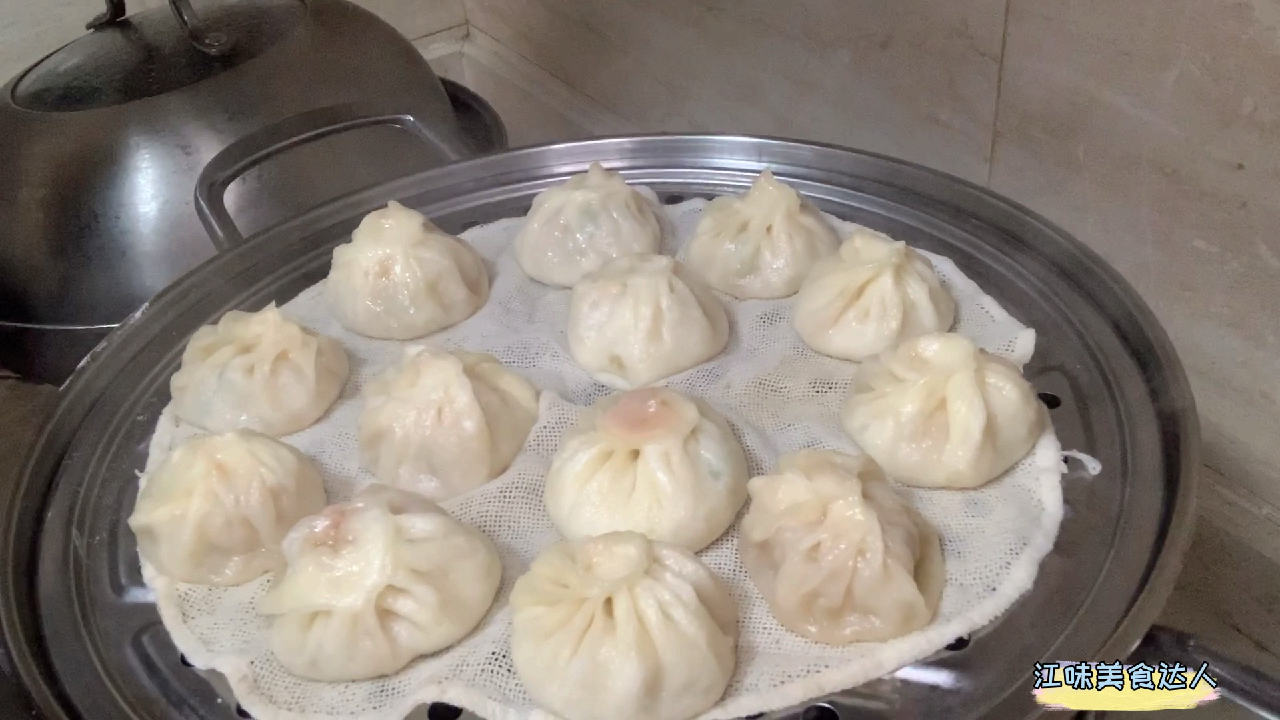 在家也能做出皮溥鲜嫩多汁的灌汤小笼包,