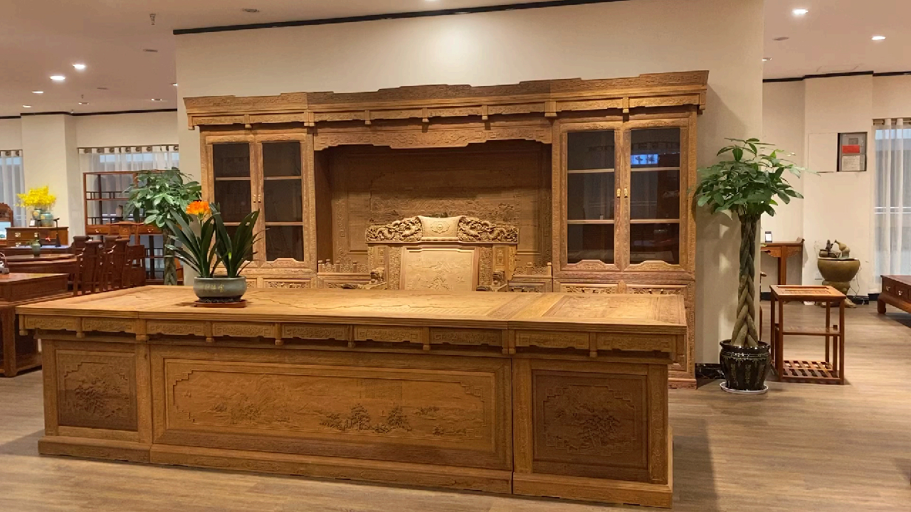 缅花豪华书房红木家具,白身美给大家欣赏～朋友们觉的美的给个赞