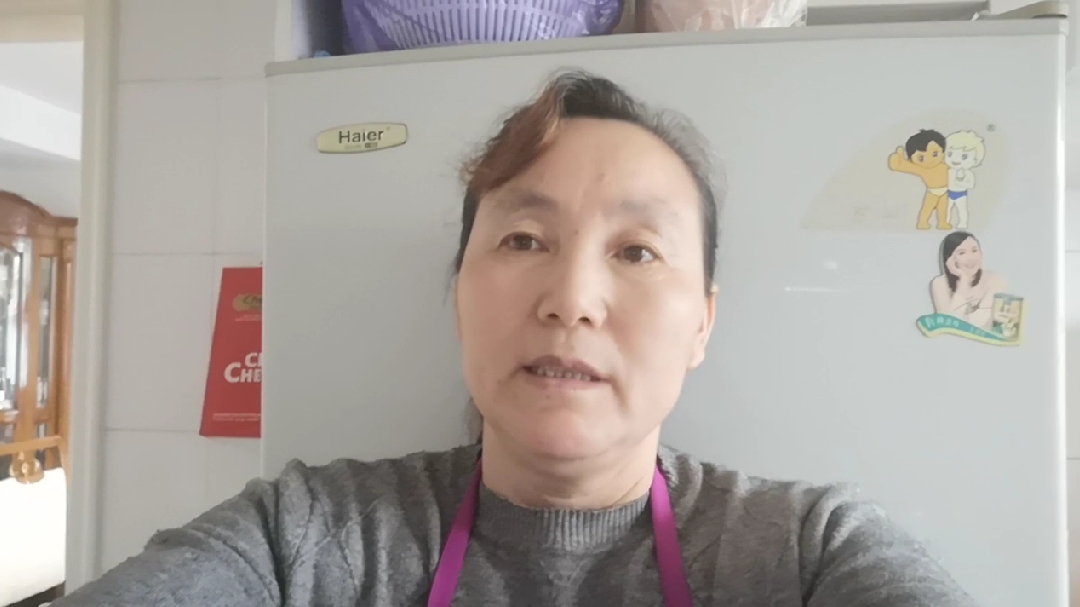 老北京家常菜,胡萝卜土豆炖排骨,怎么样?简单美味营养健康。
