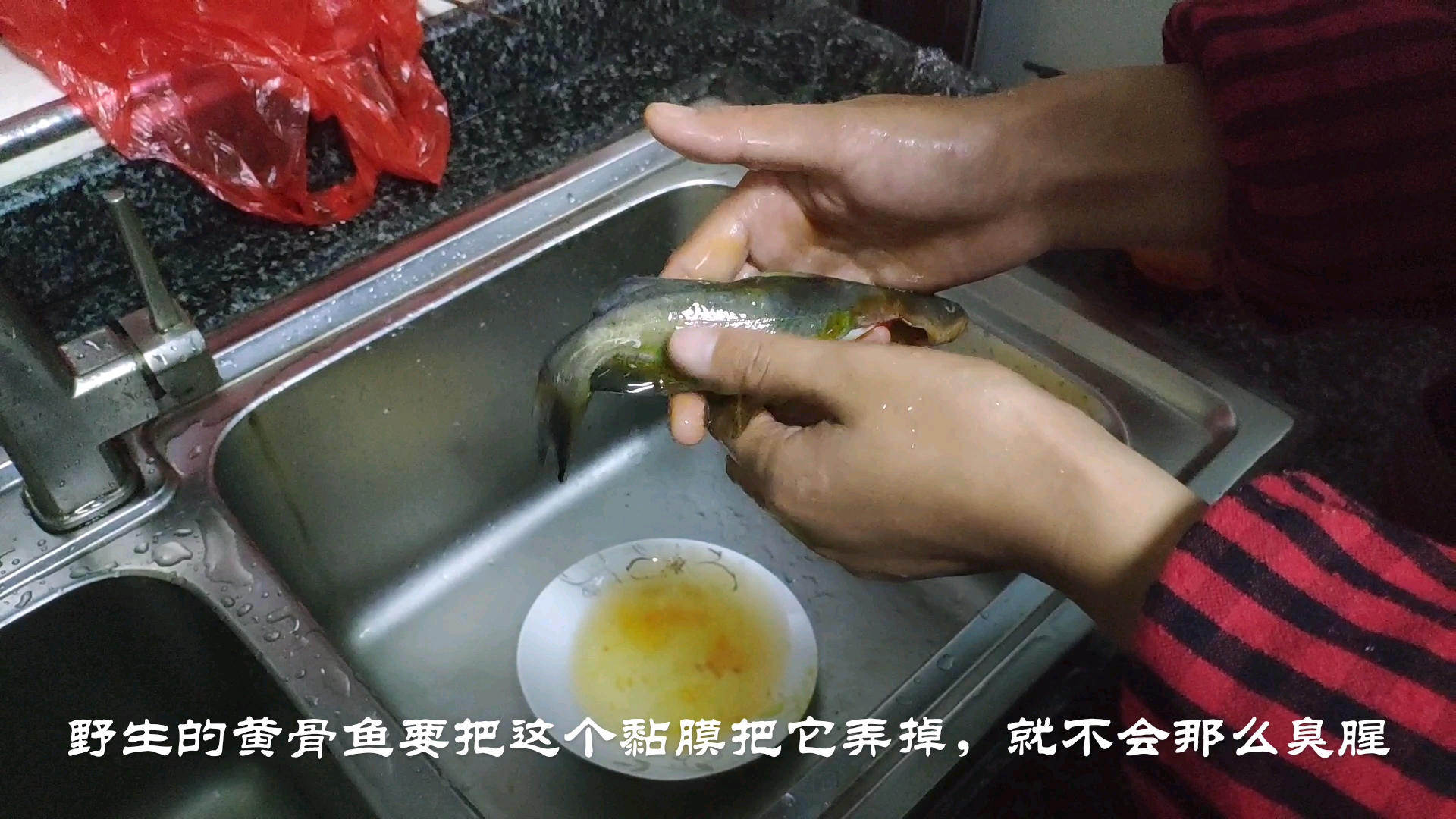 广西岑溪特色美食多,传统美食酿豆腐搭配野生黄骨鱼汤,真香