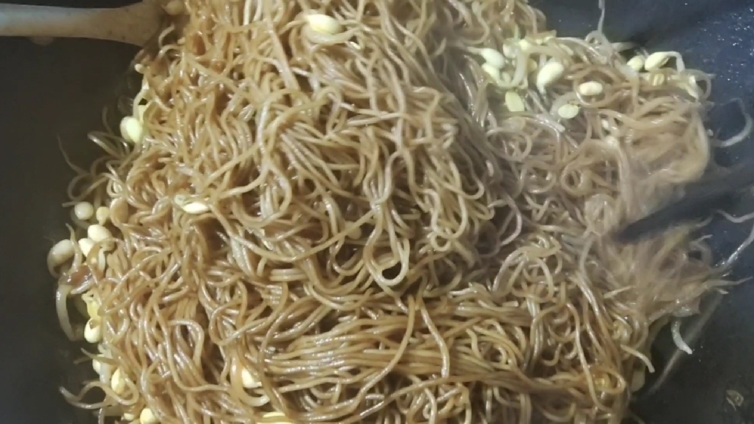 蒸面条有窍门,好吃又劲道!关键的一步告诉你!