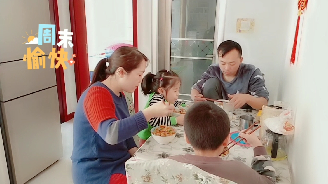 老公休息,农村媳妇花15分钟做一道陕北名菜,一家人一起真幸福