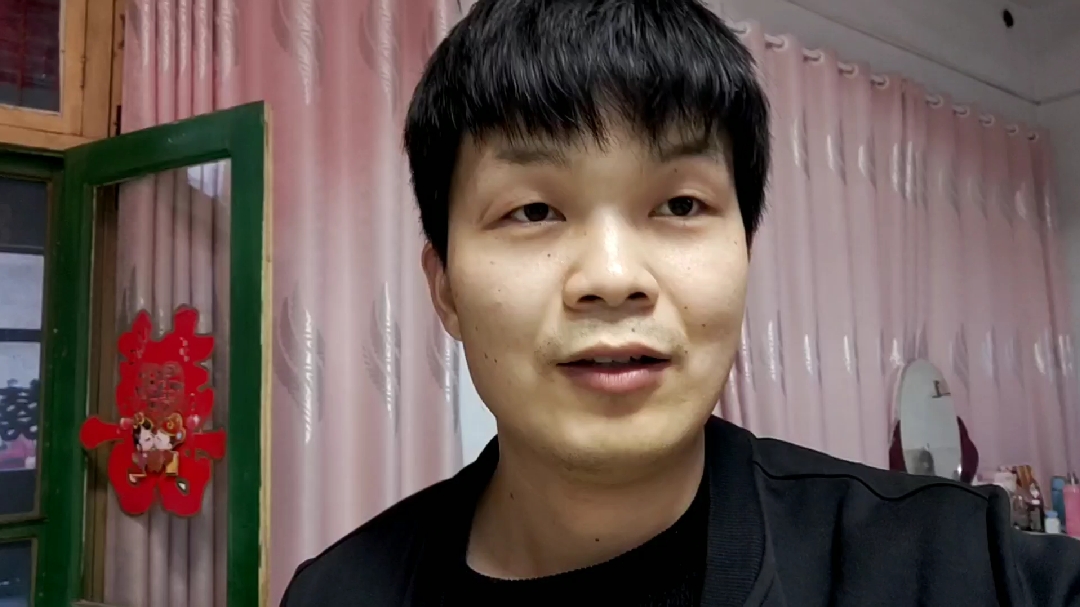 妈妈下午做农家家庭大包,皮薄陷大,小伙一次吃了四个