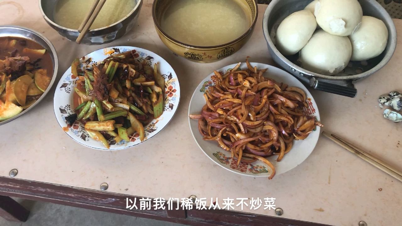 看一看我给孩子的早餐准备了什么?怎么样,够丰盛吧!