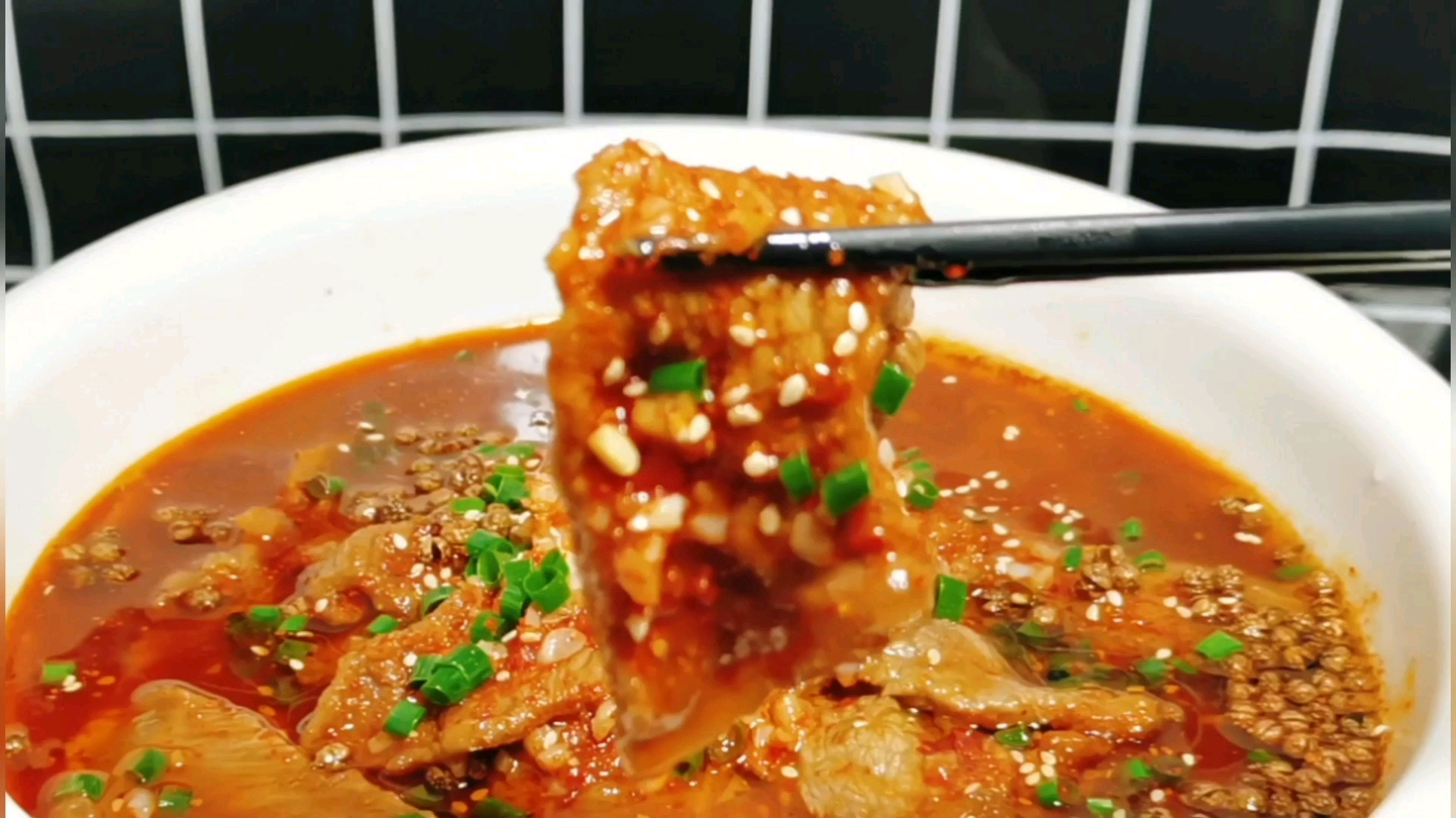 周末买了二斤牛肉,做水煮牛肉,麻辣过瘾又解馋!