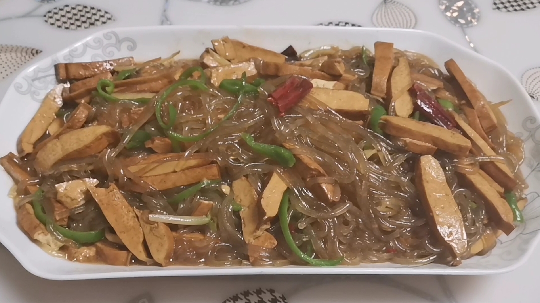 老闫做菜:香干炒红薯粉