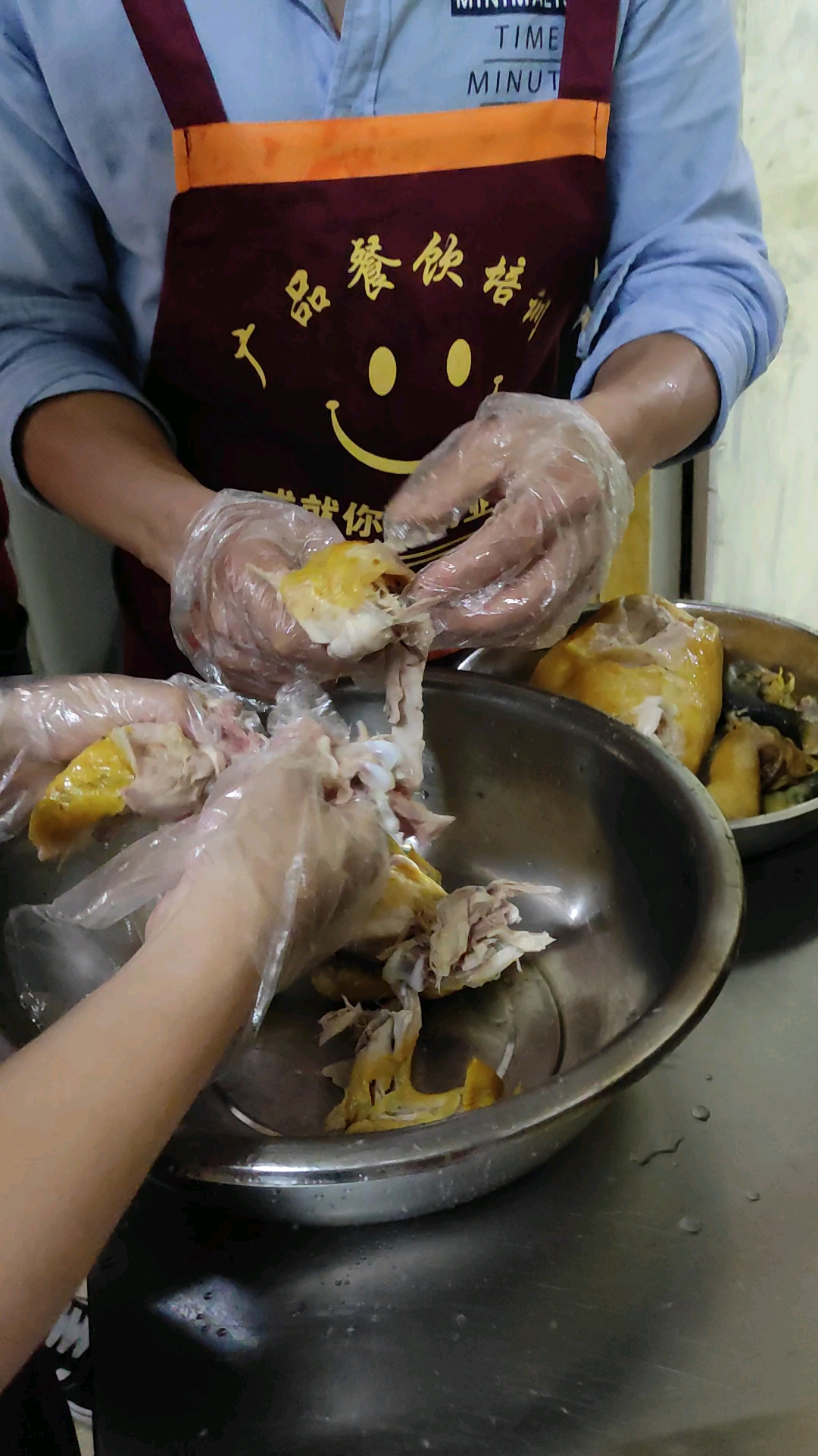 手撕鸡做法,制作手撕鸡有哪些技巧,让广品大厨教你!