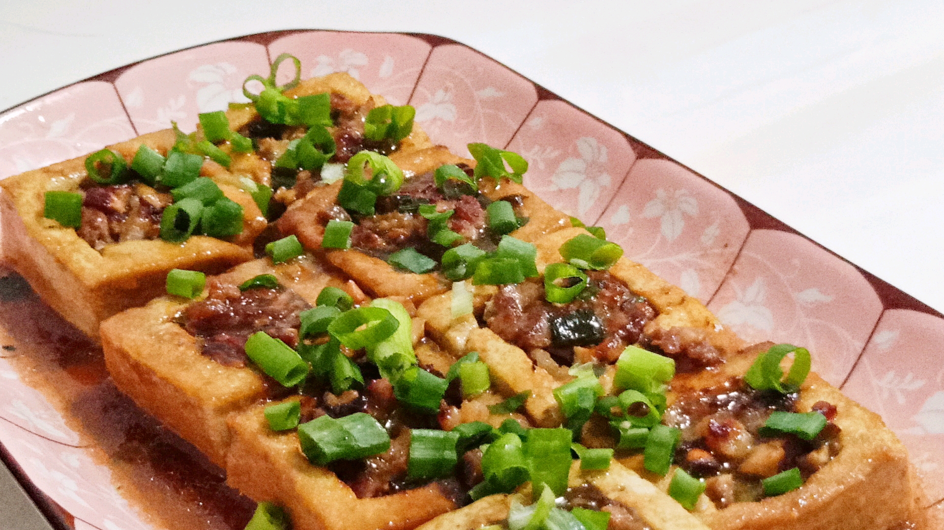 吃了三十多年豆腐,还是这种做法最好吃,有肉有菜,好吃过瘾!