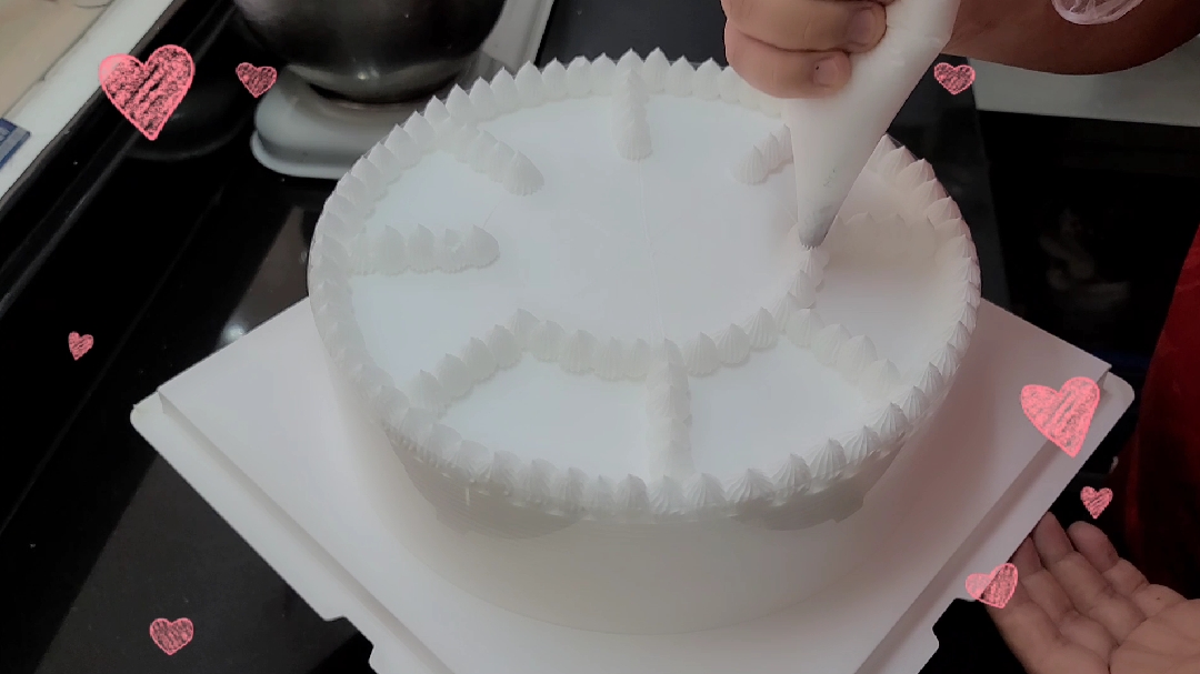 蛋糕店一直很火的水果蛋糕,制作非常简单,在家就能制作效果出色