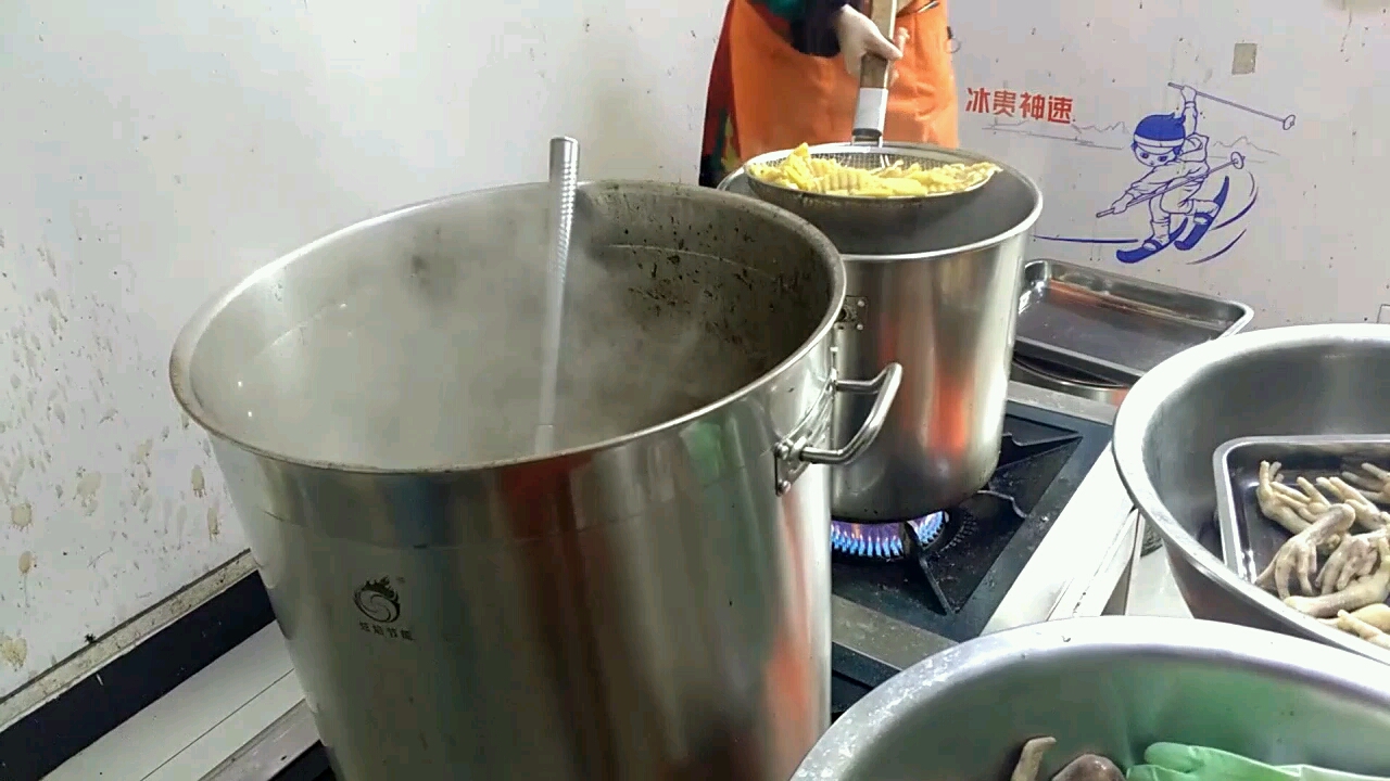 老师傅卖了十年卤菜公开最正宗卤水配方,如何做出店里好吃卤鸡爪