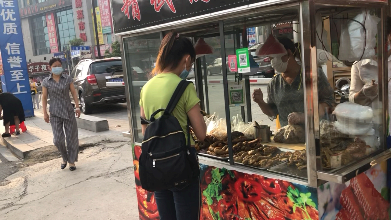 现捞鸭脖生意那么好,准备考察一下行业自己干