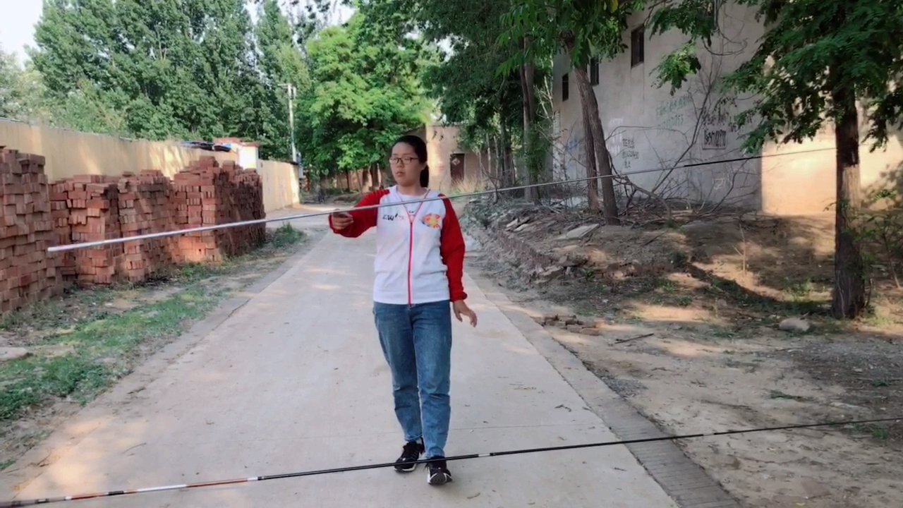 网红鱼竿28调5.4米钓重测试钓水,腰力、回弹力、韧性真实展示。