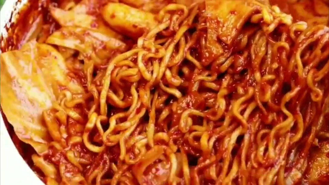 自制的年糕炒面,在夏季格外好吃,做法超级简单